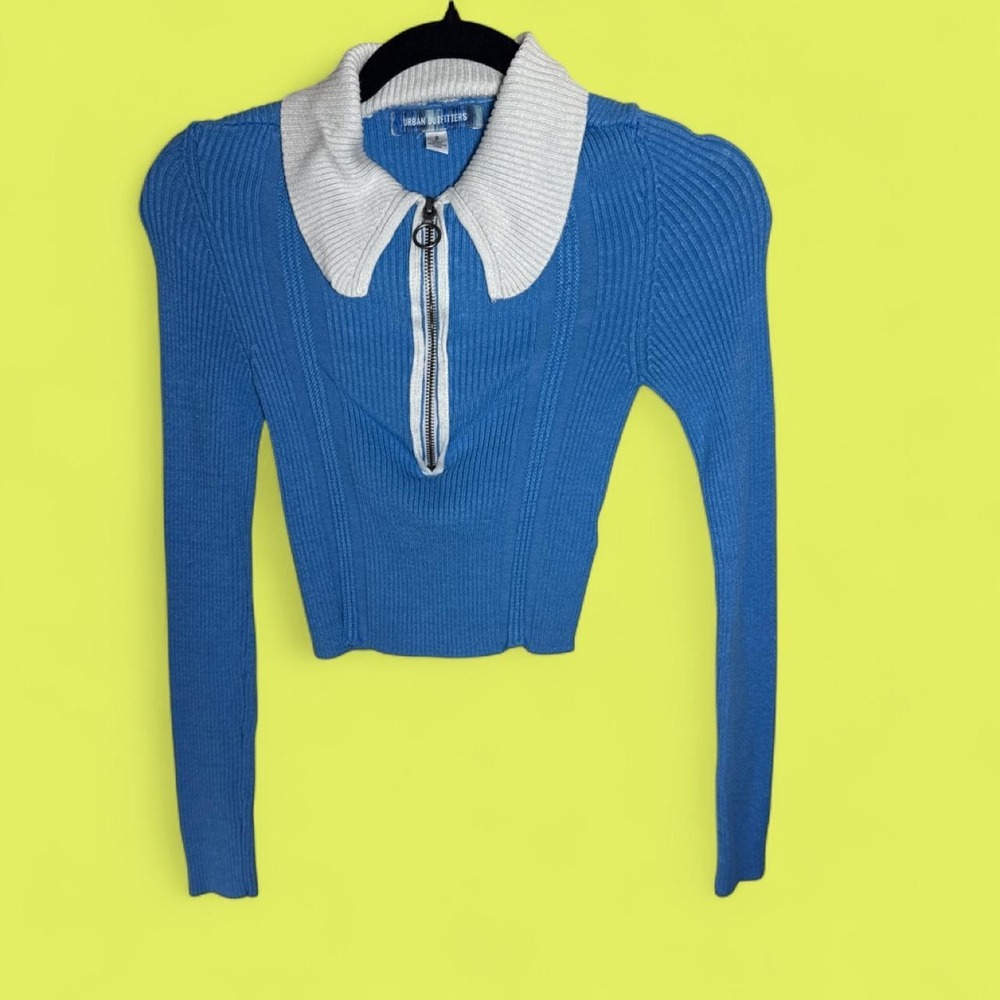 Urban Outfitters Long Sleeve Cropped Tee
